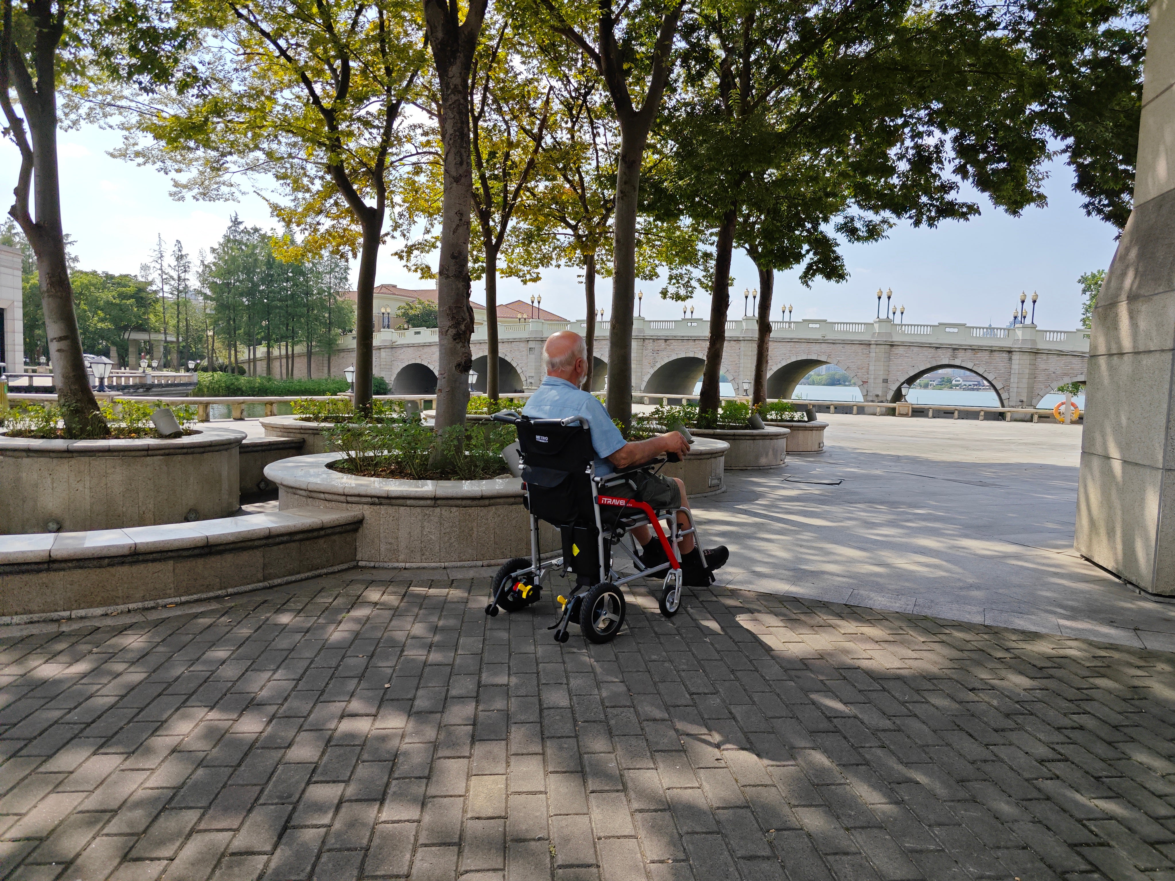 Metro Mobility Itravel Light Power Wheelchair